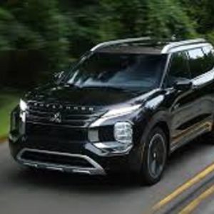میتسوبیشی اوتلندر 2023